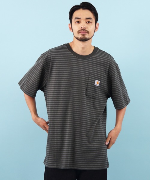 Carhartt(カーハート)の「Carhartt ポケット付きTシャツ(Tシャツ/カットソー・メンズ・ホワイト/ブラック/ベージュ/ネイビー/グリーン/ヘザーグレー/ワイン/ブルー系その他/ダークグレー/グレー系その他/ブラック系その他/ブルー系その他2/レッド系その他/ブルー系その他3/レッド系その他2/グリーン系その他/ダークブラウン/チャコールグレー/グリーン系その他2/グリーン系その他3/ブルー系その他5/ブルー系その他6/コーラルピンク/レッド系その他3/オレンジ系その他/ゴールド系その他/ブルー系その他4/ブラウン系その他/グリーン系その他4/その他1/ブルー系その他7/ブラウン系その他2/グリーン系その他5/ピンク系その他/サックスブルー/オレンジ系その他2/ピンク系その他2/レッド系その他4/ブルー系1/イエロー/グリーン系その他6/その他2・LARGE/SMALL/MEDIUM/X-LARGE/XX-LARGE)」の6枚目の写真