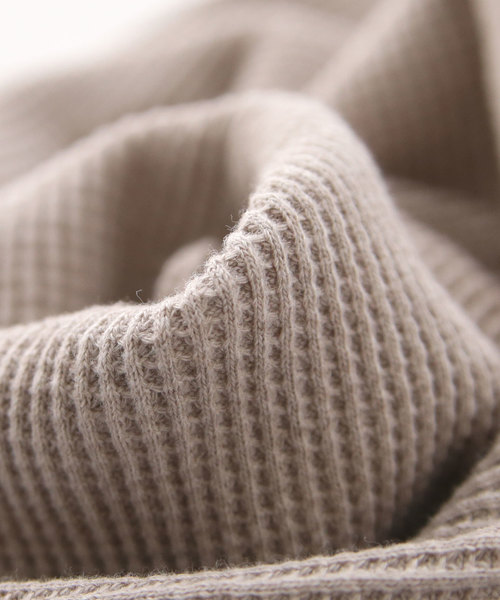 antiqua(アンティカ)の「ワッフルヘンリートップス(Tシャツ/カットソー・レディース・ブラック/ベージュ/オフホワイト/グレー系その他・FREE)」の9枚目の写真