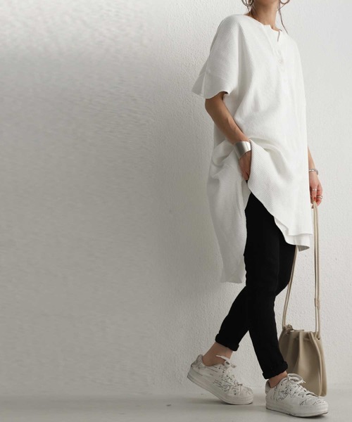 antiqua(アンティカ)の「ワッフルヘンリートップス(Tシャツ/カットソー・レディース・ブラック/ベージュ/オフホワイト/グレー系その他・FREE)」の11枚目の写真