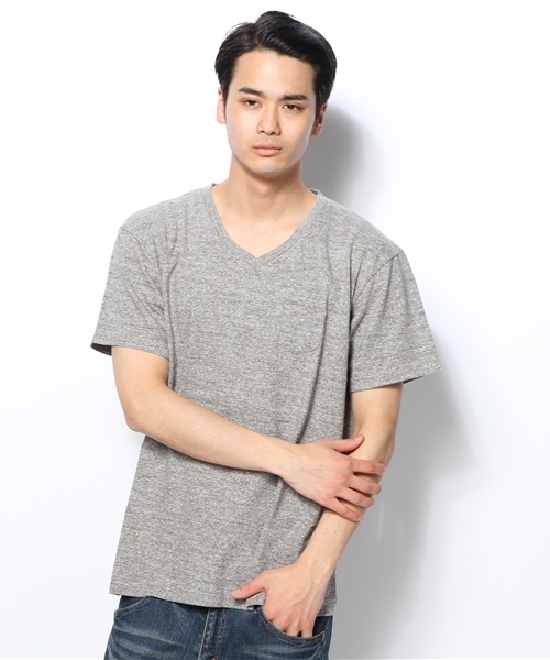 SHIPS（シップス）の「ENTRY SG: 『GENOVA』 Vネック Tシャツ（Tシャツ/カットソー・メンズ・オフホワイト/グレー/ブラック/ピンクゴールド/ライトブルー/ピンク・LARGE/X-LARGE/MEDIUM/SMALL）」の4枚目の写真