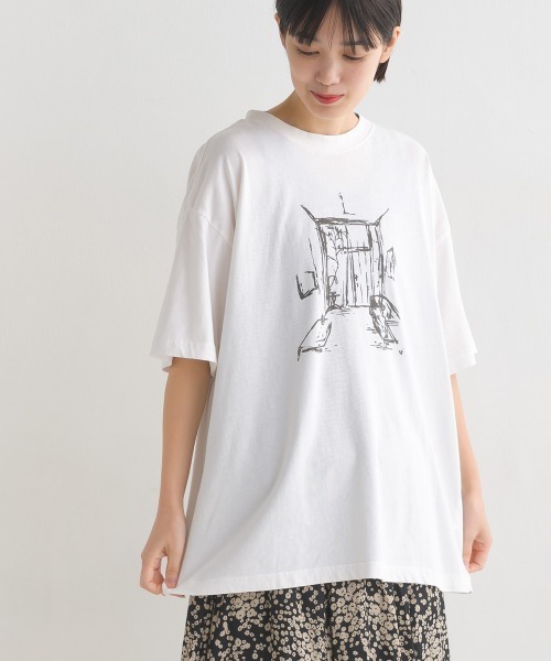 OMNES（オムネス）の「ユニセックス　-by RYOJI OBATA×OMNES プリント半袖Tシャツ（Tシャツ/カットソー・メンズ・ホワイト系その他/ブラック系その他/グレー系その他/ブラウン系その他/ベージュ系その他/グリーン系その他/ピンク系その他/ホワイト系その他2/ホワイト系その他3/ホワイト系その他4/ホワイト系その他5/ブラック系その他2/ブラック系その他3/グレー系その他2/ブラウン系その他2/ベージュ系その他2/ベージュ系その他3/グリーン系その他2/グリーン系その他3/ピンク系その他2・SMALL/MEDIUM/LARGE/X-LARGE/XX-LARGE/XXX-LARGE）」の4枚目の写真