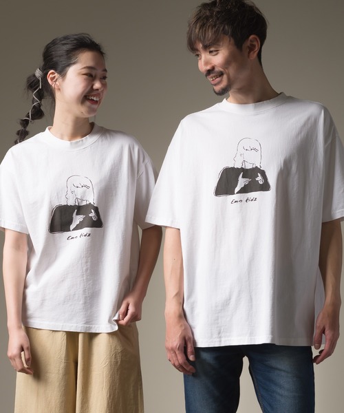 OMNES（オムネス）の「ユニセックス　-by RYOJI OBATA×OMNES プリント半袖Tシャツ（Tシャツ/カットソー・メンズ・ホワイト系その他/ブラック系その他/グレー系その他/ブラウン系その他/ベージュ系その他/グリーン系その他/ピンク系その他/ホワイト系その他2/ホワイト系その他3/ホワイト系その他4/ホワイト系その他5/ブラック系その他2/ブラック系その他3/グレー系その他2/ブラウン系その他2/ベージュ系その他2/ベージュ系その他3/グリーン系その他2/グリーン系その他3/ピンク系その他2・SMALL/MEDIUM/LARGE/X-LARGE/XX-LARGE/XXX-LARGE）」の5枚目の写真