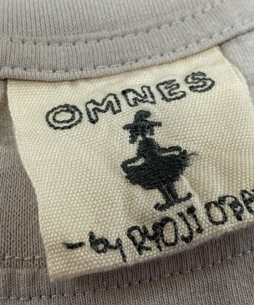 OMNES（オムネス）の「ユニセックス　-by RYOJI OBATA×OMNES プリント半袖Tシャツ（Tシャツ/カットソー・メンズ・ホワイト系その他/ブラック系その他/グレー系その他/ブラウン系その他/ベージュ系その他/グリーン系その他/ピンク系その他/ホワイト系その他2/ホワイト系その他3/ホワイト系その他4/ホワイト系その他5/ブラック系その他2/ブラック系その他3/グレー系その他2/ブラウン系その他2/ベージュ系その他2/ベージュ系その他3/グリーン系その他2/グリーン系その他3/ピンク系その他2・SMALL/MEDIUM/LARGE/X-LARGE/XX-LARGE/XXX-LARGE）」の21枚目の写真