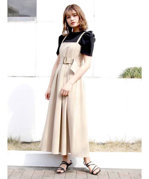 dazzlin（ダズリン）の「バックベルトデザインキャミワンピース（ワンピース・レディース・オフホワイト/グレー/ベージュ・SMALL/MEDIUM）」の3枚目の写真