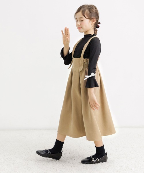Bee des Bee（ビーデスビー）の「コーデュロイ風ジャンパースカート（ジャンパースカート・キッズ・ピンクベージュ/ブルー/ベージュ/ライトグレー/ブラック/モスグリーン/ブラック系/グリーン系/ブルー系その他/パープル/アイボリー・120cm/130cm/140cm/150cm/110cm/100cm）」の14枚目の写真