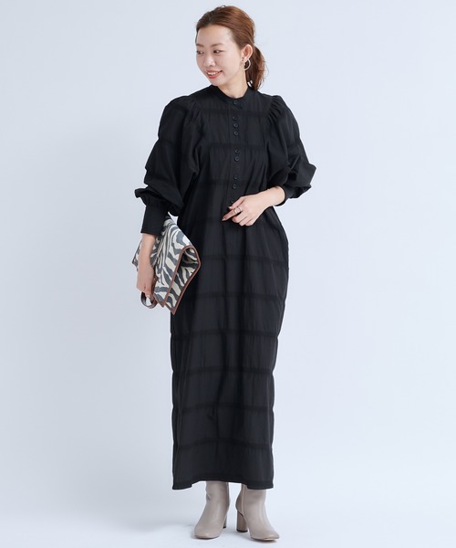 DouDou（ドゥドゥ）の「ボーダー織りパフギャザーワンピース（ワンピース・レディース・ブラック/ベージュ・FREE）」の4枚目の写真