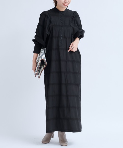 DouDou（ドゥドゥ）の「ボーダー織りパフギャザーワンピース（ワンピース・レディース・ブラック/ベージュ・FREE）」の5枚目の写真