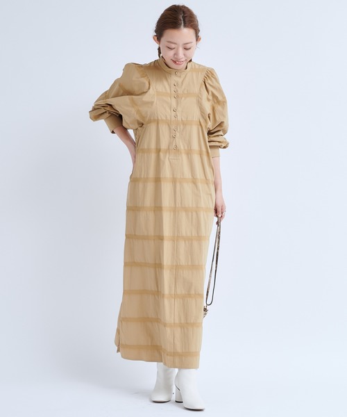 DouDou（ドゥドゥ）の「ボーダー織りパフギャザーワンピース（ワンピース・レディース・ブラック/ベージュ・FREE）」の10枚目の写真