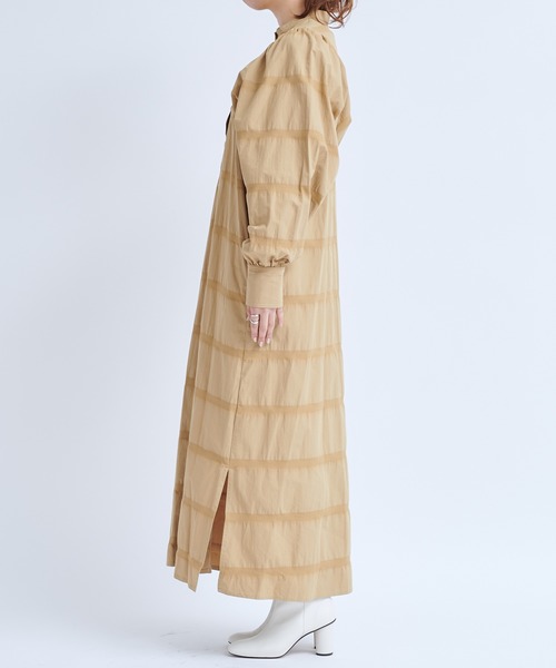 DouDou（ドゥドゥ）の「ボーダー織りパフギャザーワンピース（ワンピース・レディース・ブラック/ベージュ・FREE）」の15枚目の写真