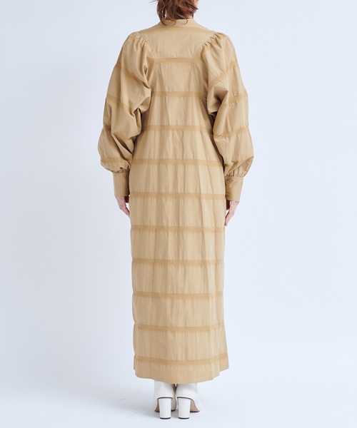 DouDou（ドゥドゥ）の「ボーダー織りパフギャザーワンピース（ワンピース・レディース・ブラック/ベージュ・FREE）」の16枚目の写真