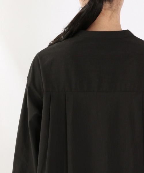 LOWRYS FARM(ローリーズファーム)の「バンドカラータックチュニック 922771(シャツ/ブラウス・レディース・ホワイト/ブラック/ブルー・FREE)」の15枚目の写真