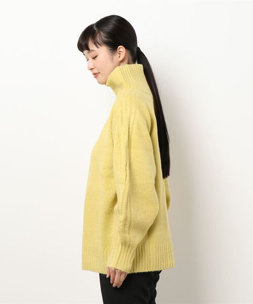 KOBE LETTUCE（コウベレタス）の「サイドリブ編みボリュームハイネックニットトップス（ニット/セーター・レディース・グレイッシュベージュ/パープル/グリーン/イエロー・FREE）」の6枚目の写真