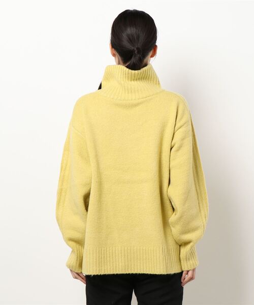 KOBE LETTUCE（コウベレタス）の「サイドリブ編みボリュームハイネックニットトップス（ニット/セーター・レディース・グレイッシュベージュ/パープル/グリーン/イエロー・FREE）」の5枚目の写真