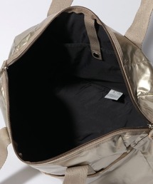 LeSportsac デラックスエブリー　シャンパンゴールド　グリッター LeSportsac（レスポートサック）の「DELUXE EVERYDAY BAG