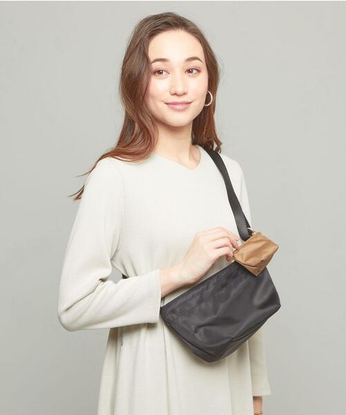 closet story(クローゼットストーリー)の「<closet story>ナイロン バイカラー ミニショルダーバッグ(ショルダーバッグ・レディース・ブラック/グレー・FREE)」の1枚目の写真