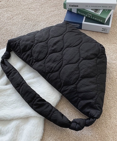 LAC-VERT(ラック・ヴェール)の「【大容量】キルティング中綿ビッグショルダーバッグ(ショルダーバッグ・レディース・ブラック/ホワイト/その他1/グレー/ベビーピンク/ライトブルー/ライトグリーン・FREE)」の18枚目の写真