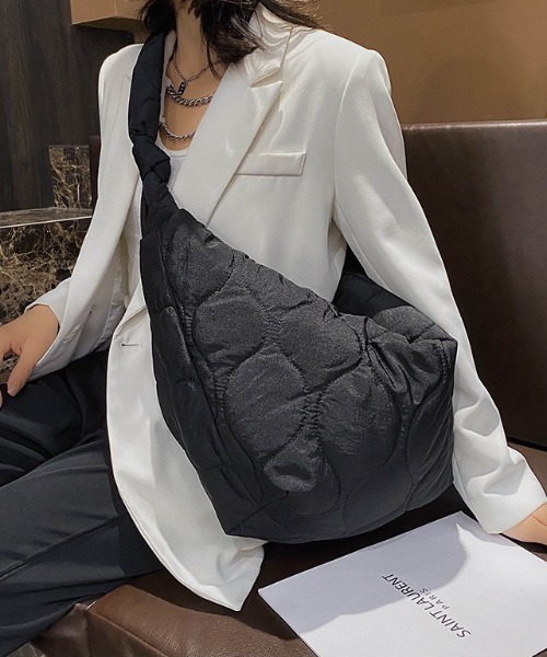 LAC-VERT(ラック・ヴェール)の「【大容量】キルティング中綿ビッグショルダーバッグ(ショルダーバッグ・レディース・ブラック/ホワイト/その他1/グレー/ベビーピンク/ライトブルー/ライトグリーン・FREE)」の20枚目の写真