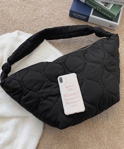 LAC-VERT(ラック・ヴェール)の「【大容量】キルティング中綿ビッグショルダーバッグ(ショルダーバッグ・レディース・ブラック/ホワイト/その他1/グレー/ベビーピンク/ライトブルー/ライトグリーン・FREE)」の21枚目の写真