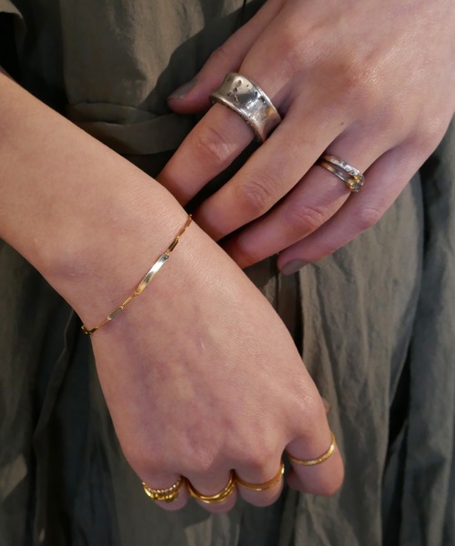 e.m. ゴールドブレスレット e.m.（イーエム）の「プレートスパングルチェーンブレスレット