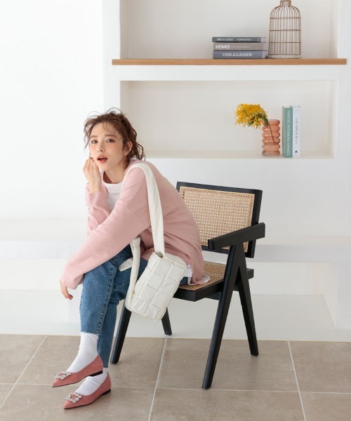 DONOBAN（ドノバン）の「華奢見え深Vニットソー [E]（ニット/セーター・レディース・ブラック/ベージュ/ピンク/イエロー/ミント・M）」の6枚目の写真