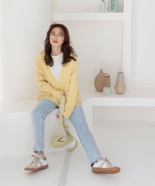 DONOBAN（ドノバン）の「華奢見え深Vニットソー [E]（ニット/セーター・レディース・ブラック/ベージュ/ピンク/イエロー/ミント・M）」の14枚目の写真