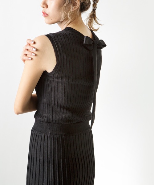 MILLION CARATS(ミリオンカラッツ)の「プリーツニットスカートのシルエットが綺麗なサマーニットワンピース(ワンピース・レディース・ピンク/ブラック/ブラウン・FREE)」の10枚目の写真