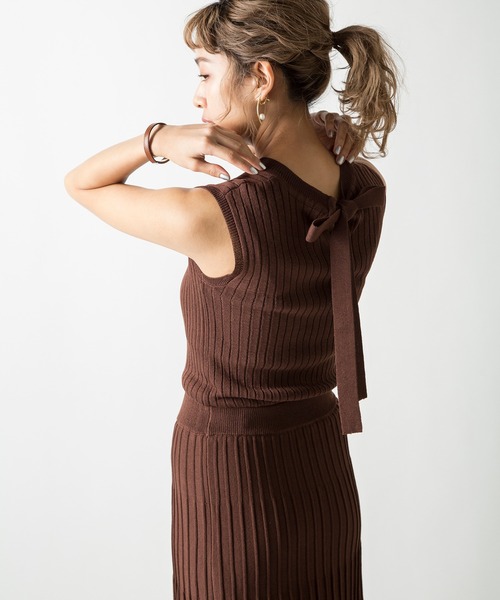 MILLION CARATS(ミリオンカラッツ)の「プリーツニットスカートのシルエットが綺麗なサマーニットワンピース(ワンピース・レディース・ピンク/ブラック/ブラウン・FREE)」の16枚目の写真