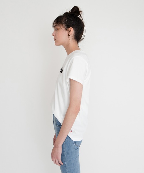 Levi's（リーバイス）の「THE PERFECT TEE NEW LOGO II WHITE+（Tシャツ/カットソー・レディース・マルチ・S/M/L/XS）」の11枚目の写真