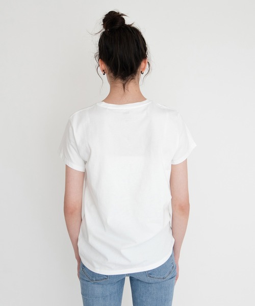 Levi's（リーバイス）の「THE PERFECT TEE NEW LOGO II WHITE+（Tシャツ/カットソー・レディース・マルチ・S/M/L/XS）」の12枚目の写真