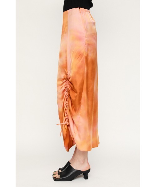 SLY(スライ)の「DAZED DYE SATIN SHIRRING SK サテン シャーリング スカート(スカート・レディース・イエロー系その他/オレンジ系その他・2/1)」の12枚目の写真