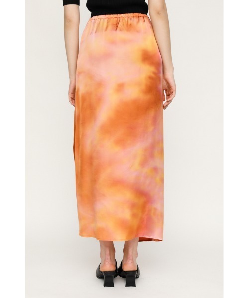 SLY(スライ)の「DAZED DYE SATIN SHIRRING SK サテン シャーリング スカート(スカート・レディース・イエロー系その他/オレンジ系その他・2/1)」の16枚目の写真