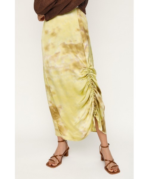 SLY(スライ)の「DAZED DYE SATIN SHIRRING SK サテン シャーリング スカート(スカート・レディース・イエロー系その他/オレンジ系その他・2/1)」の9枚目の写真