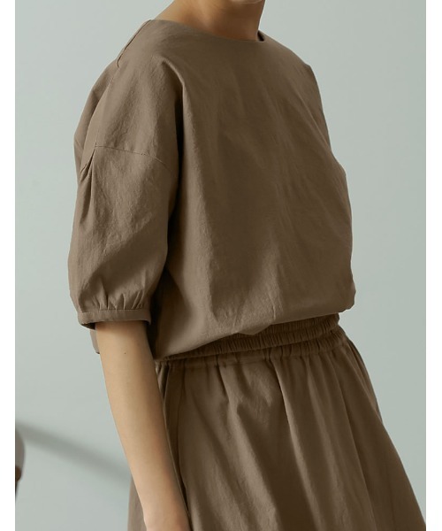 Re:EDIT(リエディ)の「ストレッチコットンボリュームスリーブショートブラウス(シャツ/ブラウス・レディース・アイボリー/モカ/ブルー・LARGE/MEDIUM)」の22枚目の写真