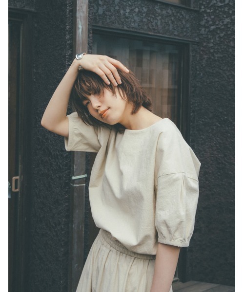 Re:EDIT(リエディ)の「ストレッチコットンボリュームスリーブショートブラウス(シャツ/ブラウス・レディース・アイボリー/モカ/ブルー・LARGE/MEDIUM)」の18枚目の写真