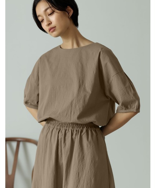 Re:EDIT(リエディ)の「ストレッチコットンボリュームスリーブショートブラウス(シャツ/ブラウス・レディース・アイボリー/モカ/ブルー・LARGE/MEDIUM)」の21枚目の写真