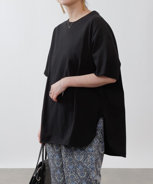 COLONY 2139（コロニートゥーワンスリーナイン）の「天竺前後差半袖T/サイドスリットＴシャツ（Tシャツ/カットソー・レディース・その他35/ブラック/オフホワイト/ホワイト・MEDIUM）」の3枚目の写真