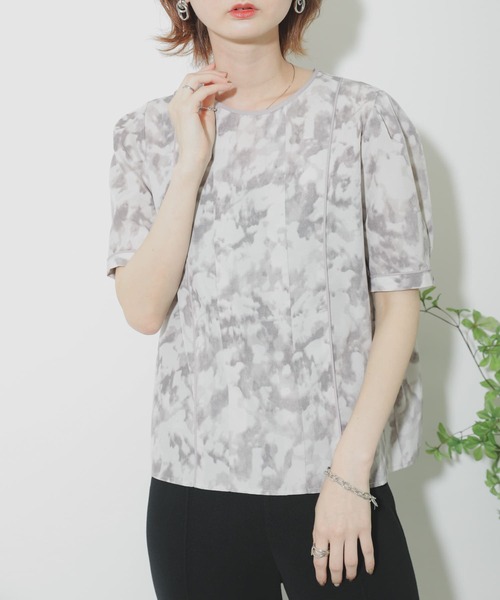 SENSE OF PLACE by URBAN RESEARCH（センスオブプレイスバイアーバンリサーチ）の「マーブルパイピングタックブラウス（シャツ/ブラウス・レディース・アイボリー/グレー・ONE）」の2枚目の写真