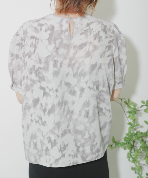 SENSE OF PLACE by URBAN RESEARCH（センスオブプレイスバイアーバンリサーチ）の「マーブルパイピングタックブラウス（シャツ/ブラウス・レディース・アイボリー/グレー・ONE）」の7枚目の写真