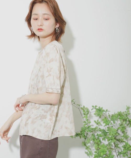 SENSE OF PLACE by URBAN RESEARCH（センスオブプレイスバイアーバンリサーチ）の「マーブルパイピングタックブラウス（シャツ/ブラウス・レディース・アイボリー/グレー・ONE）」の17枚目の写真