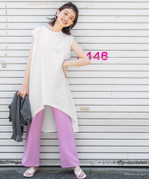 coca(coca)(コカ)の「アシンメトリーヘムノースリワンピ(Tシャツ/カットソー・レディース・ホワイト/ブラック・M/L)」の1枚目の写真