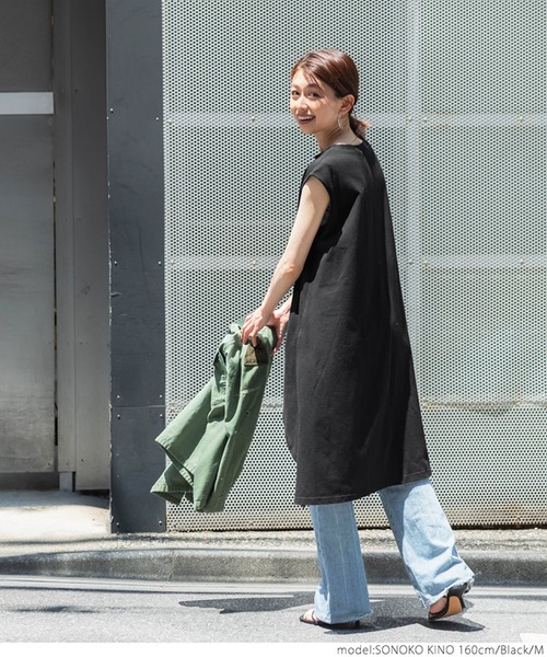 coca(coca)(コカ)の「アシンメトリーヘムノースリワンピ(Tシャツ/カットソー・レディース・ホワイト/ブラック・M/L)」の10枚目の写真