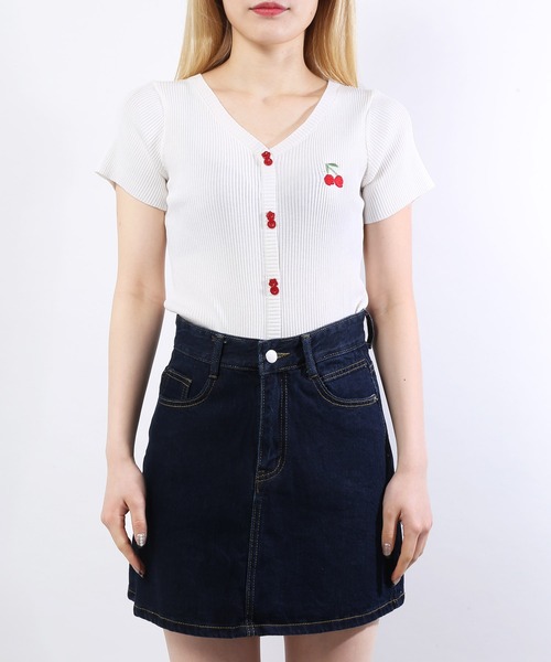 WC（ダブル シー）の「チェリー半袖フェイクカーディガン（カーディガン/ボレロ・レディース・ホワイト/ブラック・FREE）」の7枚目の写真