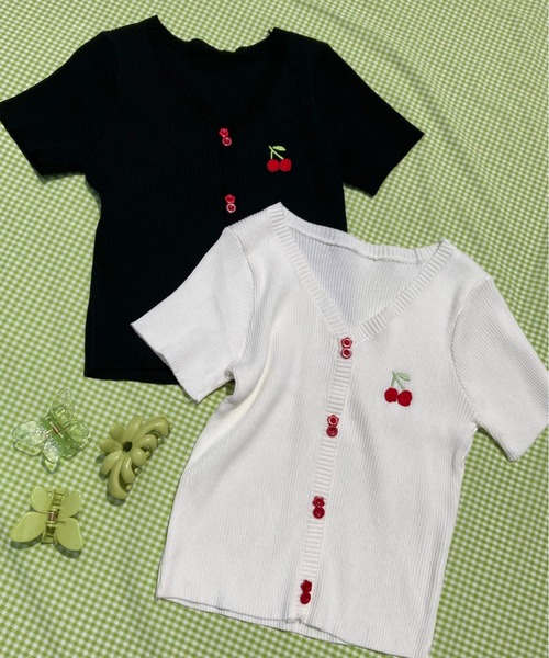 WC（ダブル シー）の「チェリー半袖フェイクカーディガン（カーディガン/ボレロ・レディース・ホワイト/ブラック・FREE）」の13枚目の写真