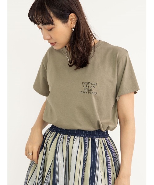 Green Parks(グリーンパークス)の「COZYフォトPtTシャツ*(Tシャツ/カットソー・レディース・ブラウン/カーキ/オフホワイト/ブラック・FREE)」の4枚目の写真