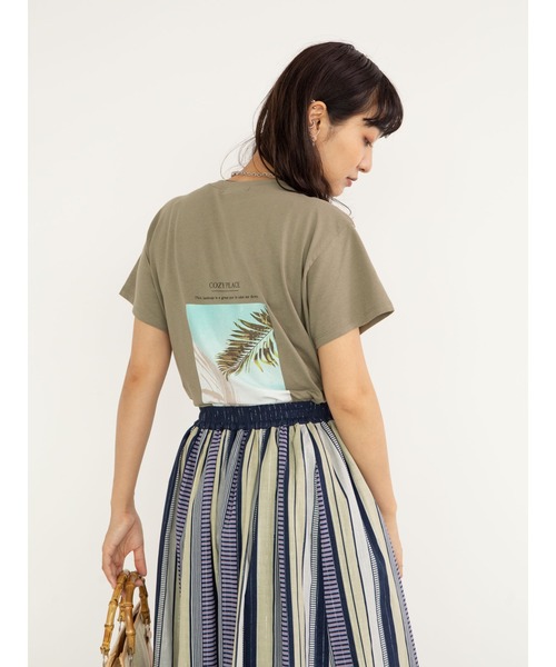 Green Parks(グリーンパークス)の「COZYフォトPtTシャツ*(Tシャツ/カットソー・レディース・ブラウン/カーキ/オフホワイト/ブラック・FREE)」の8枚目の写真