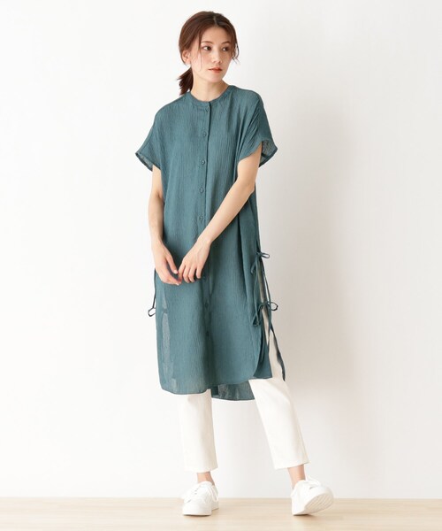 SHOO・LA・RUE(シューラルー)の「◆バンドカラースリットシャツワンピース(ワンピース・レディース・ブラック/ダークグリーン/アイボリー/ブラウン系その他2・00)」の4枚目の写真