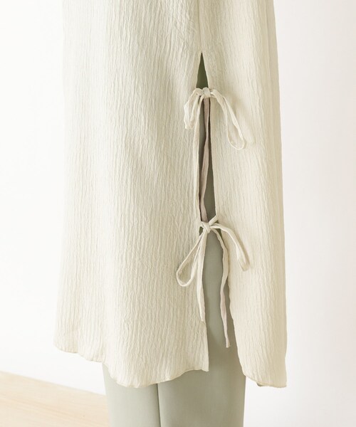 SHOO・LA・RUE(シューラルー)の「◆バンドカラースリットシャツワンピース(ワンピース・レディース・ブラック/ダークグリーン/アイボリー/ブラウン系その他2・00)」の11枚目の写真