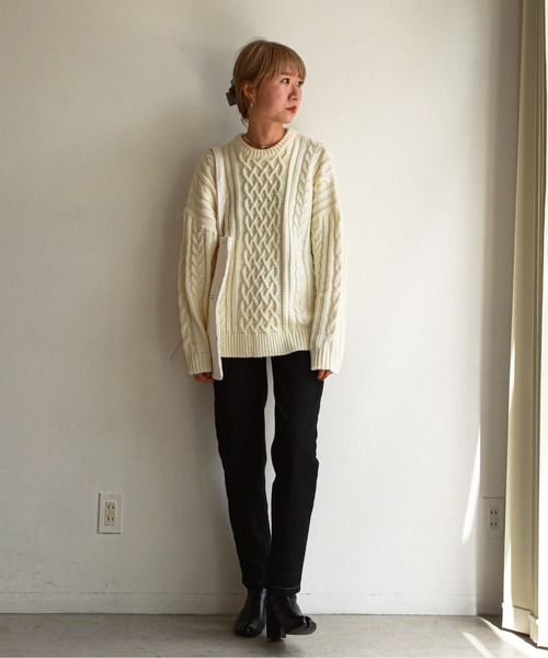 feepur（フェピュール）の「《ウォッシャブル》ケーブルニットビッグプルオーバー（ニット/セーター・レディース・杢グレー/グリーン系その他/ブラック/オフホワイト・MEDIUM）」の11枚目の写真