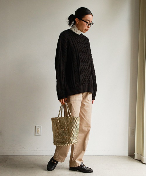 feepur（フェピュール）の「《ウォッシャブル》ケーブルニットビッグプルオーバー（ニット/セーター・レディース・杢グレー/グリーン系その他/ブラック/オフホワイト・MEDIUM）」の7枚目の写真