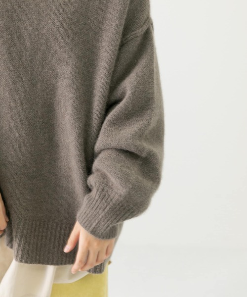 LAATO（ラート）の「FUWA FUWA  KNIT（ニット/セーター・レディース・グレー/パープル/ベージュ・FREE）」の5枚目の写真